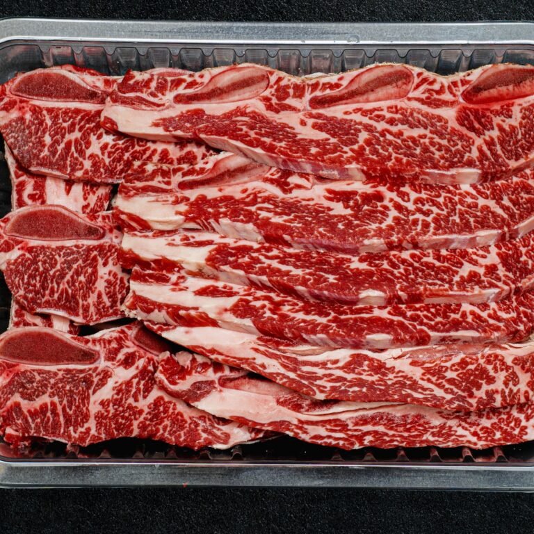 미국산 LA갈비의 마블링과 뼈 절단면